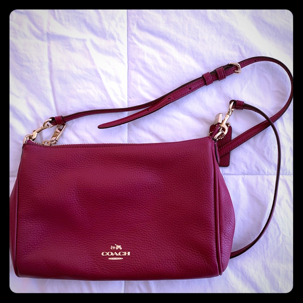 ⬇️ EEUC Coach Crossbody Pebbled Leather Purse